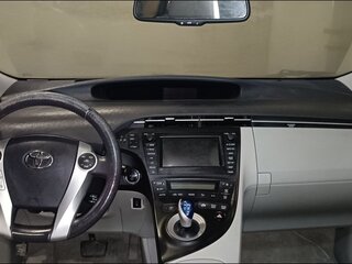 2009 Toyota Prius III (XW30), белый, 1100000 рублей, вид 4