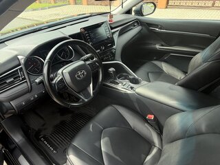 2021 Toyota Camry VIII (XV70) Рестайлинг, чёрный, 2850000 рублей, вид 5