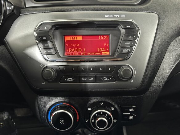 2015 Kia Rio 6-speed III, чёрный - вид 11