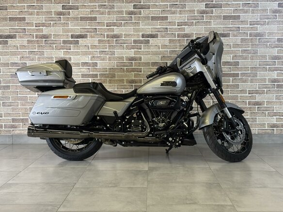 2023 Harley-Davidson CVO Street Glide, серебристый, 3850000 рублей - вид 26