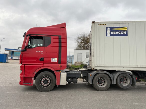 2021 MAN TGX, красный, 11000000 рублей - вид 1