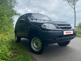 2011 Chevrolet Niva I Рестайлинг, коричневый, 340000 рублей, вид 3