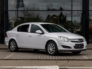 2010 Opel Astra H Рестайлинг, белый, 695000 рублей, вид 3