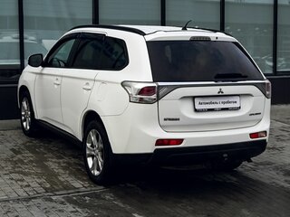 2012 Mitsubishi Outlander III, белый, 1399000 рублей, вид 3
