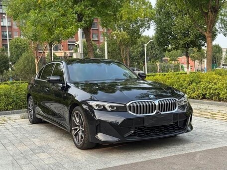2023 BMW 3 серии 320i VII (G2x) Рестайлинг, чёрный, 3340000 рублей, вид 3