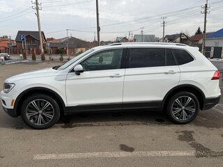 2017 Volkswagen Tiguan Allspace II, белый, 2450000 рублей, вид 5