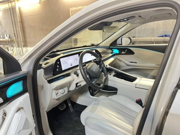 2023 Exeed RX, серый, 3100000 рублей - вид 4