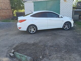 2016 Hyundai Solaris I Рестайлинг, белый, 800000 рублей, вид 1