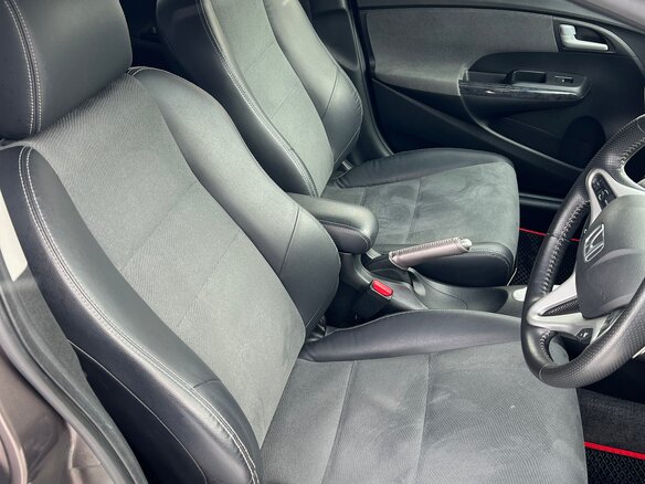 2012 Honda Insight II Рестайлинг, коричневый, 1150000 рублей - вид 17