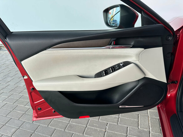 2019 Mazda 6 III (GJ) Рестайлинг 2, красный, 2600000 рублей - вид 14
