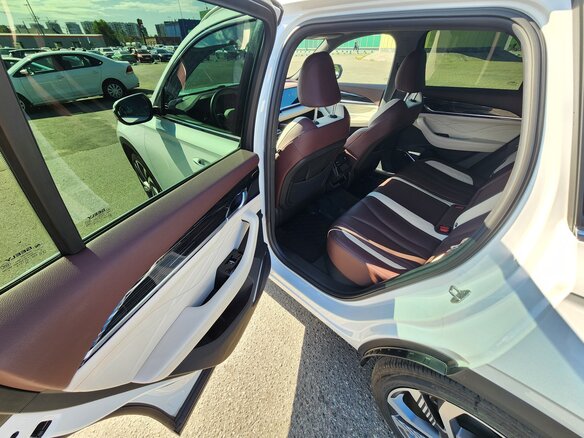 2023 Geely Monjaro (Xingyue L) I, белый, 3100000 рублей - вид 10