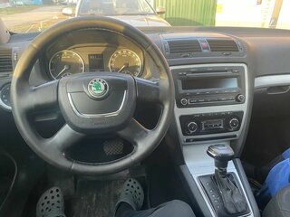 2011 Skoda Octavia II (A5) Рестайлинг, чёрный, 510000 рублей, вид 3