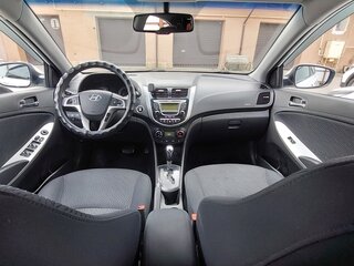 2013 Hyundai Solaris I, белый, 1165000 рублей, вид 5