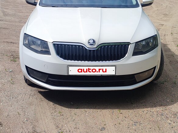 2015 Skoda Octavia III (A7), белый, 820000 рублей - вид 4