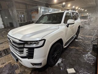 2022 Toyota Land Cruiser 300 Series, белый, 13200000 рублей, вид 1