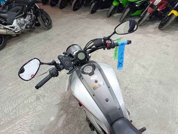 2021 Yamaha XSR700, серебристый, 700000 рублей - вид 14