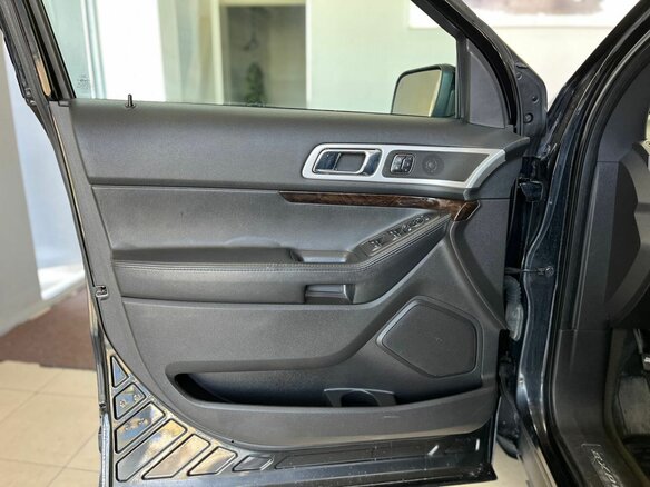 2013 Ford Explorer V, чёрный - вид 25