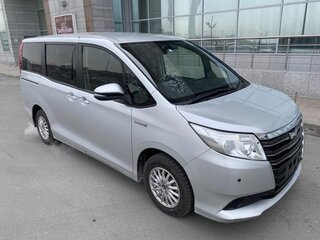 2018 Toyota Noah III (R80) Рестайлинг, серебристый, 1500000 рублей, вид 5