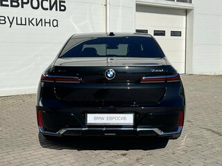 2025 BMW 7 серии 740d xDrive VII (G70), чёрный, 14150000 рублей, вид 4