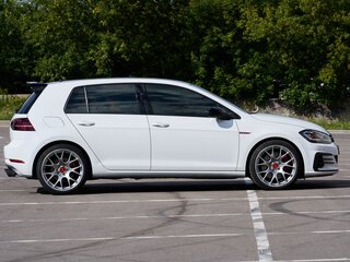 2019 Volkswagen Golf GTI VII Рестайлинг, белый, 2600000 рублей, вид 3
