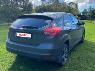 2017 Ford Focus III Рестайлинг, серый, 950000 рублей, вид 4
