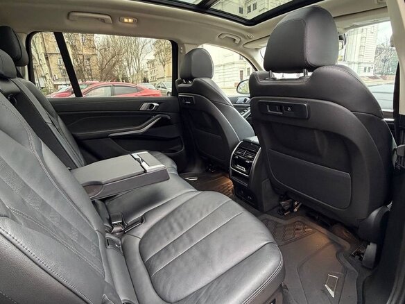 2020 BMW X7 40i I (G07), чёрный, 7000000 рублей - вид 11