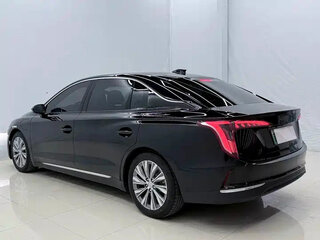 2024 Hongqi E-QM5 54 kWh I, чёрный, 1713550 рублей, вид 3