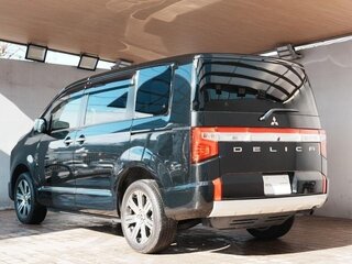 2022 Mitsubishi Delica D:5 I Рестайлинг, чёрный, 2650111 рублей, вид 4