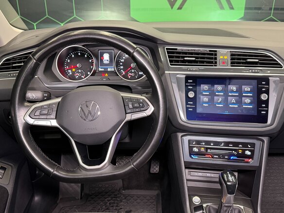 2021 Volkswagen Tiguan II Рестайлинг, серый - вид 17