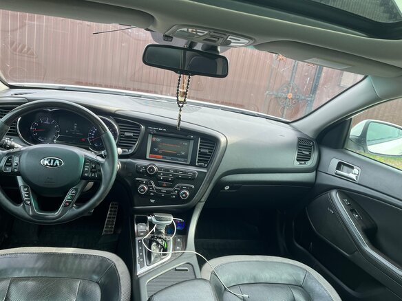 2013 Kia Optima III Рестайлинг, белый, 1600000 рублей - вид 4
