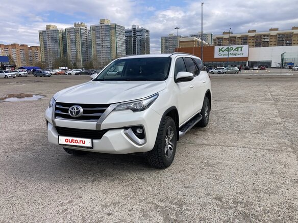 2018 Toyota Fortuner II, белый - вид 1