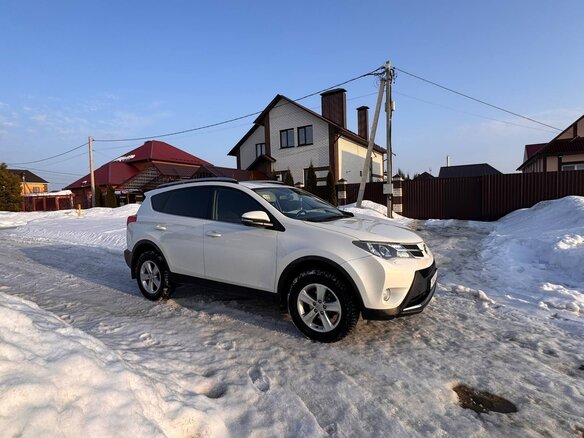 2014 Toyota RAV4 IV (XA40), белый, 2000000 рублей - вид 7
