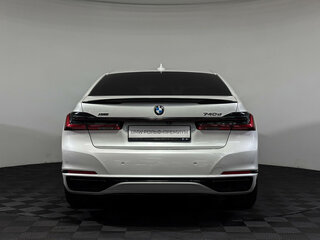 2021 BMW 7 серии 740d xDrive VI (G11/G12) Рестайлинг, белый, 7800000 рублей, вид 4