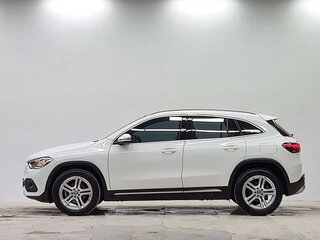 2022 Mercedes-Benz GLA 180 II (H247), белый, 2460000 рублей, вид 4