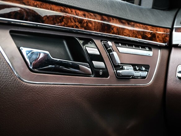 2010 Mercedes-Benz S-Класс 500 V (W221) Рестайлинг, чёрный, 1589000 рублей - вид 21