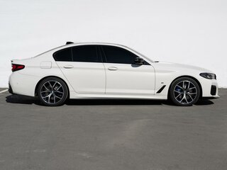2021 BMW 5 серии 530i xDrive VII (G30/G31/G38) Рестайлинг, белый, 4950000 рублей, вид 5