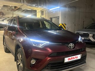 2017 Toyota RAV4 IV (XA40) Рестайлинг, красный, 2300000 рублей, вид 2