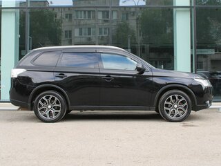 2014 Mitsubishi Outlander III, чёрный, 1349000 рублей, вид 4
