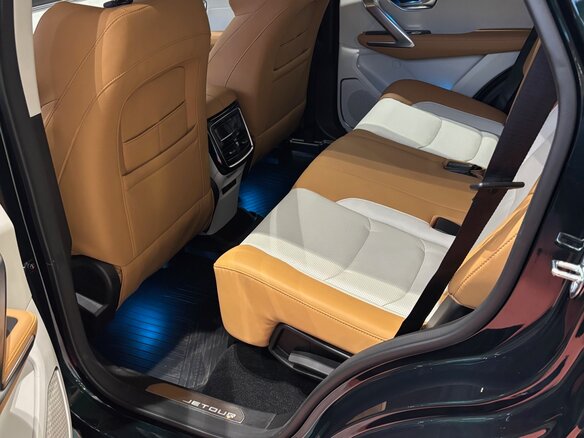 2024 Jetour X70+ I Рестайлинг, зелёный, 2350000 рублей - вид 14