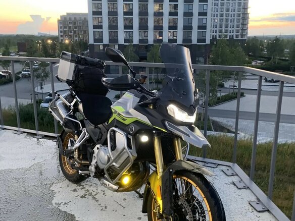 2025 Voge 900DSX, зелёный, 880000 рублей - вид 4