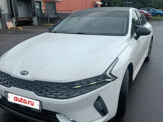 2020 Kia K5 III, белый, 2000000 рублей, вид 1