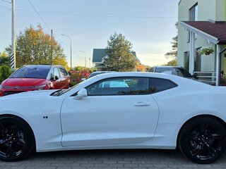 2022 Chevrolet Camaro VI Рестайлинг, белый, 4250000 рублей, вид 4
