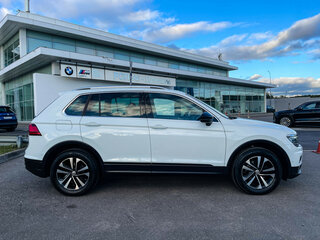 2019 Volkswagen Tiguan II, белый, 2128000 рублей, вид 4
