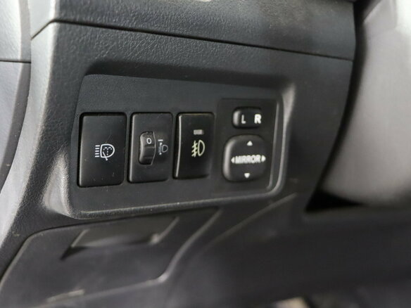 2010 Toyota Corolla X (E140, E150), белый - вид 13