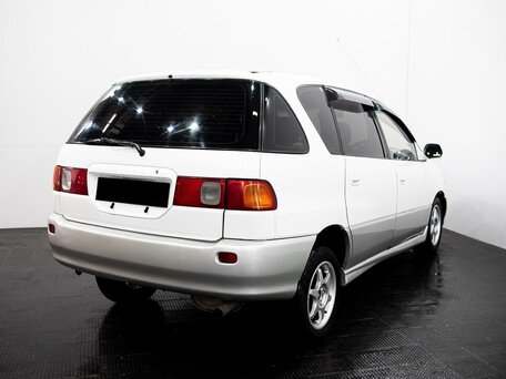 1997 Toyota Ipsum I (M10), белый, 465000 рублей, вид 5