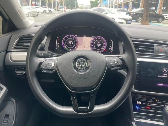 2021 Volkswagen Lamando I Рестайлинг, белый, 1550007 рублей - вид 12