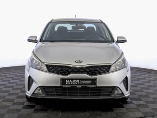 2021 Kia Rio IV Рестайлинг, серебристый, 1665000 рублей, вид 2