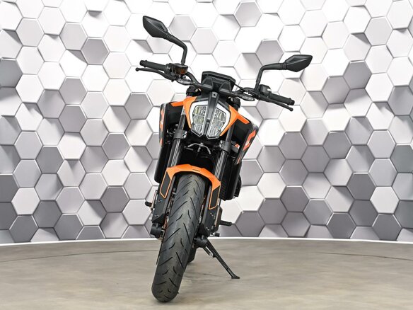 2023 KTM 890 Duke, чёрный, 899000 рублей - вид 4
