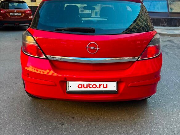 2008 Opel Astra H Рестайлинг, красный, 400000 рублей - вид 5