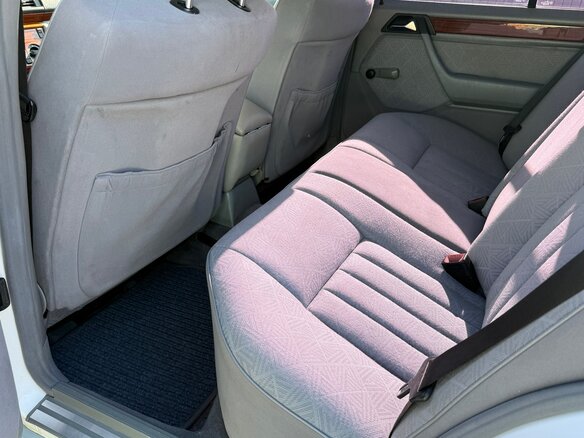 1994 Mercedes-Benz E-Класс 220 I (W124), белый, 1700000 рублей - вид 26